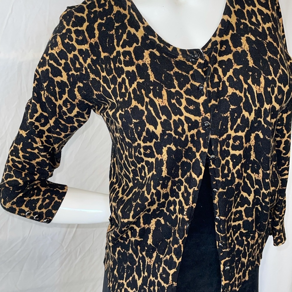 GRACE Soft Leopard Sweater Black Glass Buttons  3/4 Sleeves Like New size M